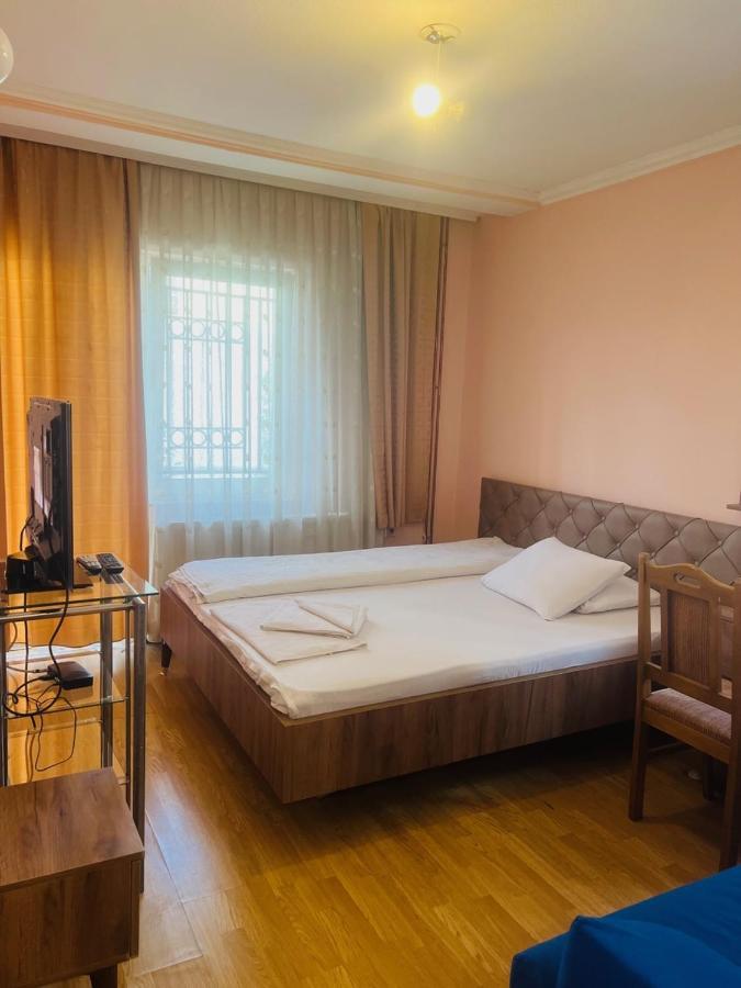 Guest House Velania Pristina Exterior photo