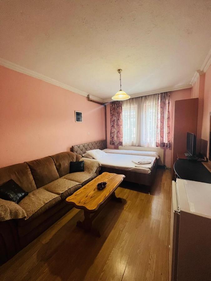 Guest House Velania Pristina Exterior photo