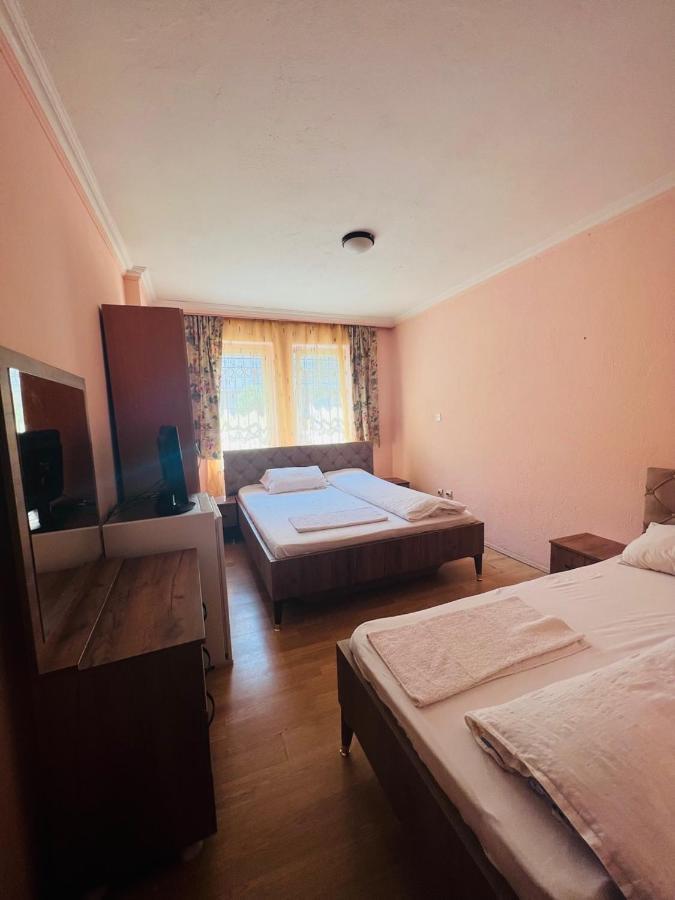 Guest House Velania Pristina Exterior photo